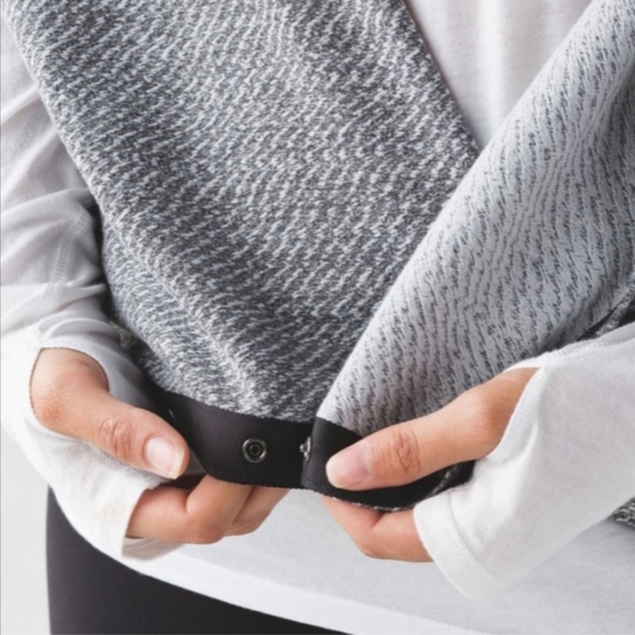 Lululemon Vinyasa Scarf Wrap Scarf Hazy Heather Heathered White Heathered Black - Picture 4 of 16